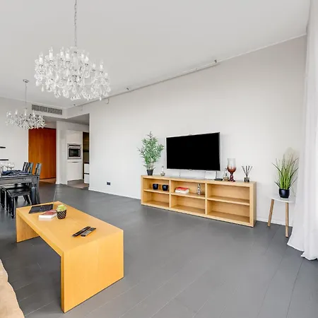 Apartman High-rise Luxury With Amazing Panoram View In Citycentre
