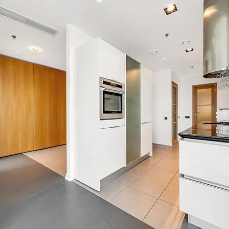 Apartman High-rise Luxury With Amazing Panoram View In Citycentre